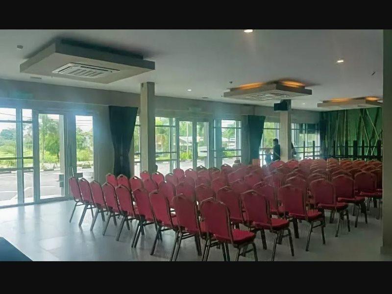 Ants Hotel Kangar Esterno foto