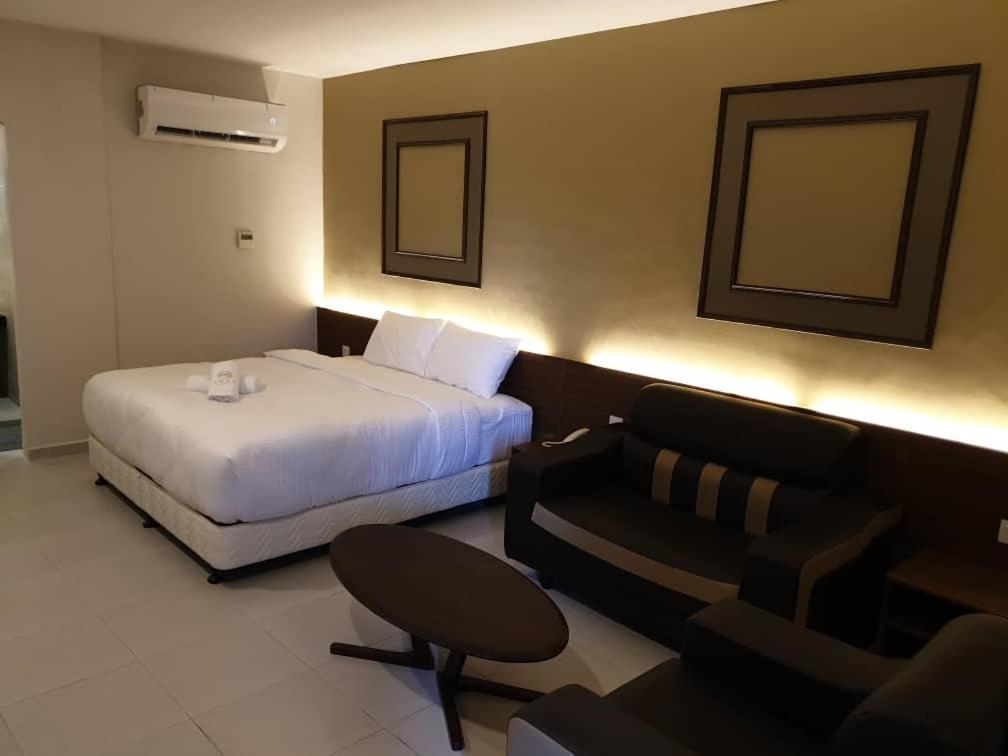 Ants Hotel Kangar Esterno foto