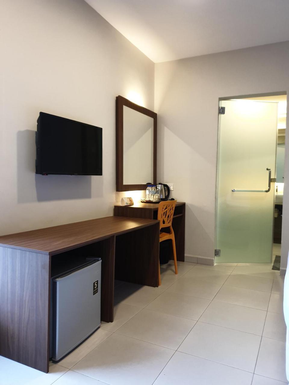 Ants Hotel Kangar Esterno foto